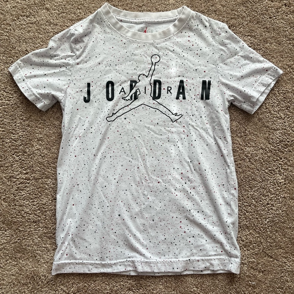 Boys Air Jordan T-shirt Size  S(8-10)